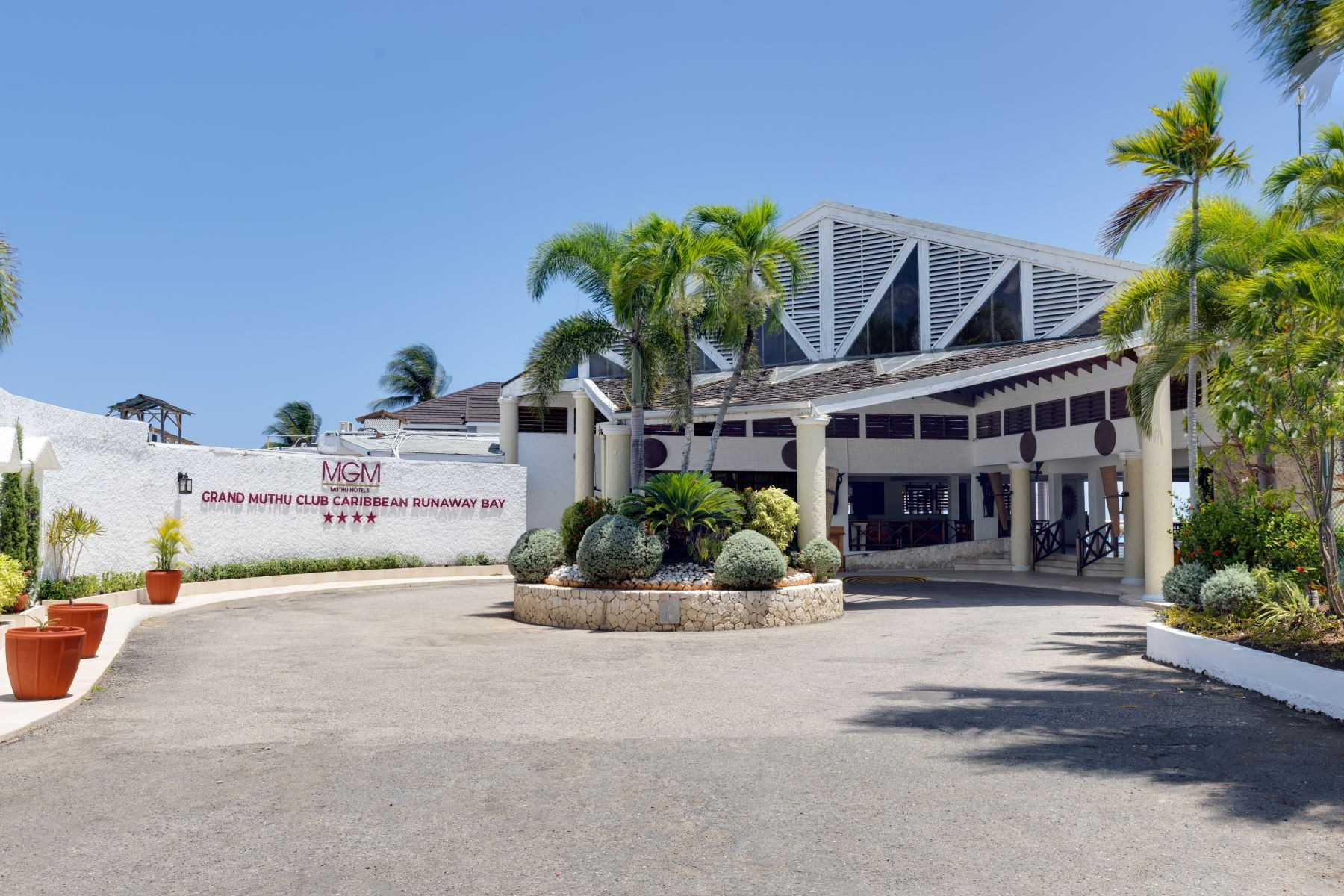 Grand Muthu Runaway Bay resort view