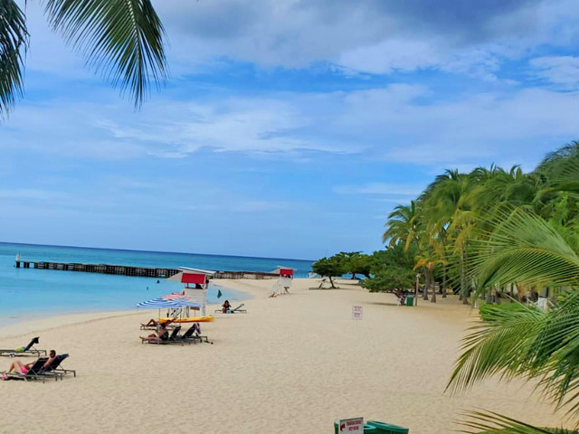 Doctor's Cave Beach Montego Bay Jamaica second view